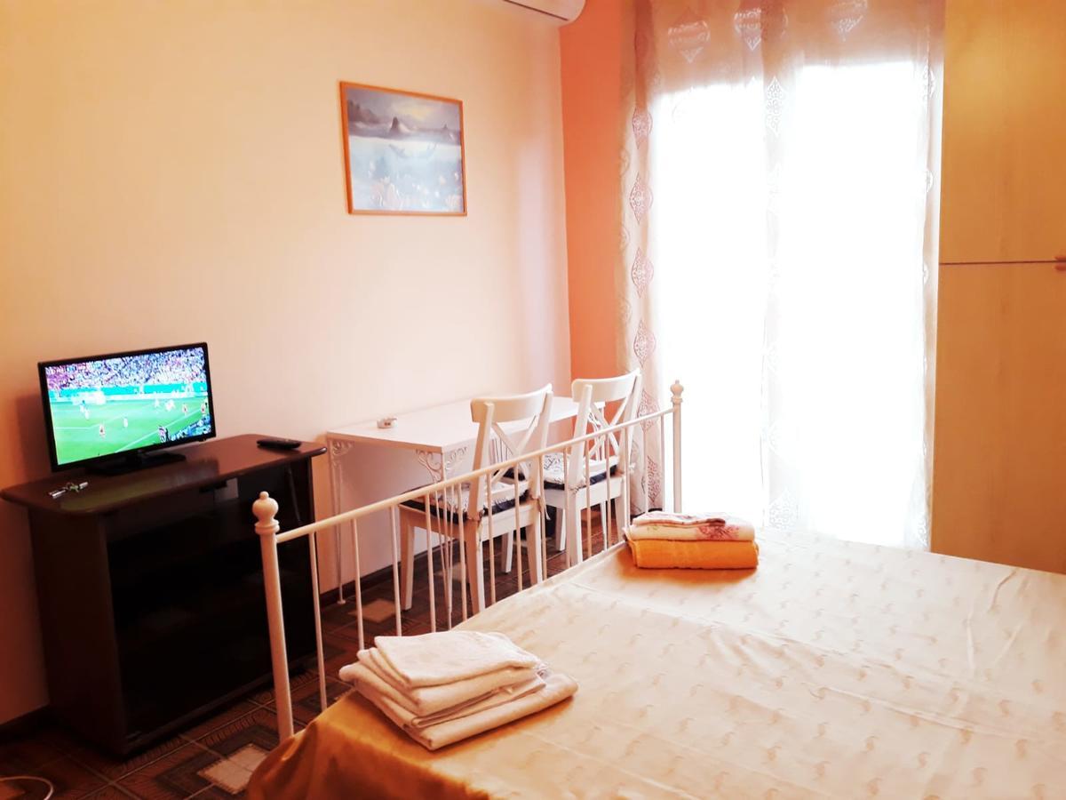 Stella Marina Bed & Breakfast จีอาร์ดีนี นักซอส ภายนอก รูปภาพ
